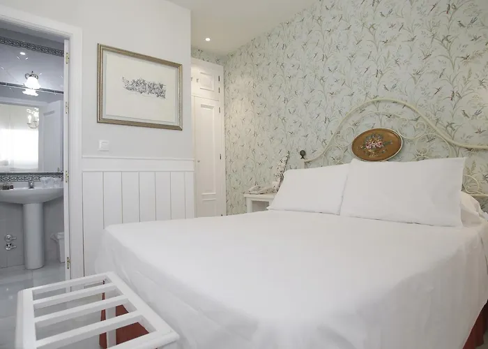 فندق Basic Puerta De إشبيلية