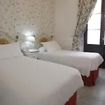 Basic Puerta De Hotel Sevilla