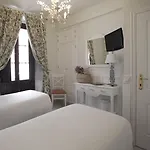 Hotel Basic Puerta De Sevilla